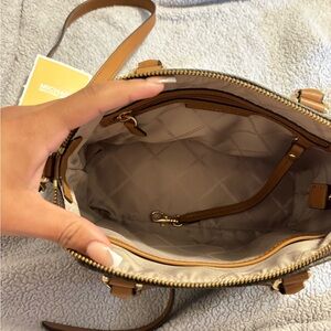 New Michael kors bag for sell